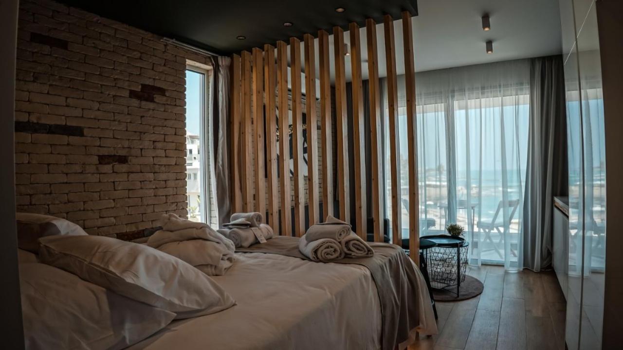 Cosea Living: Seaside Deluxe Suite In Harbour 107B Paphos Exteriér fotografie