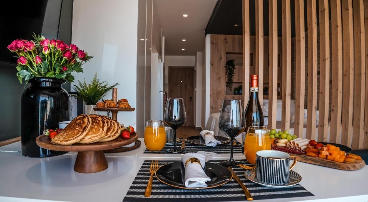 Cosea Living: Seaside Deluxe Suite In Harbour 107B Paphos Exteriér fotografie