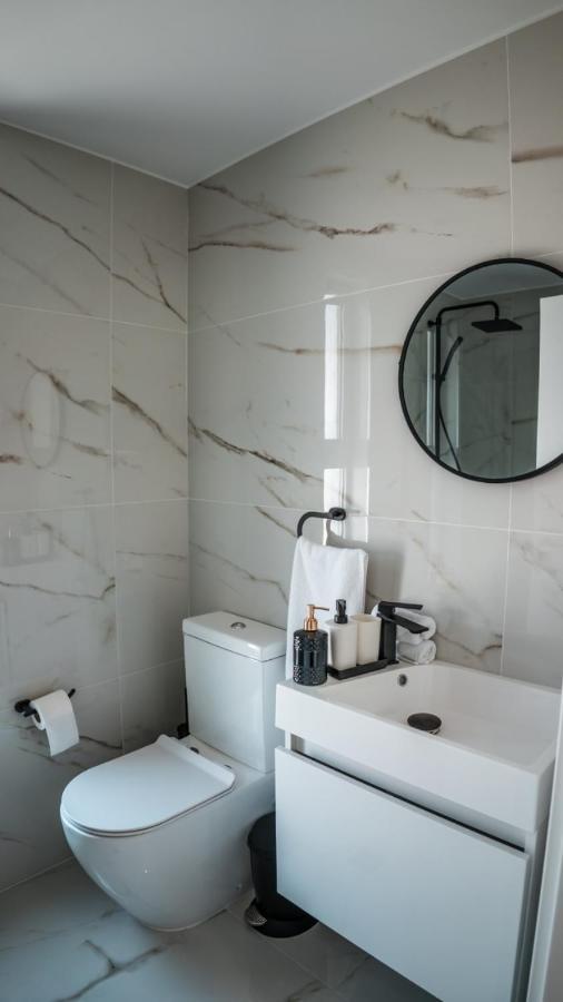 Cosea Living: Seaside Deluxe Suite In Harbour 107B Paphos Exteriér fotografie